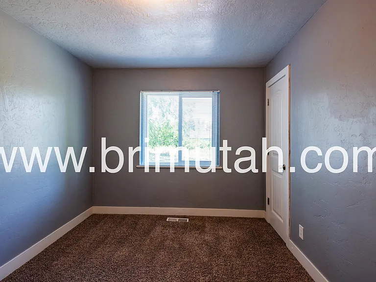 653 N 1300 W — Photo 12