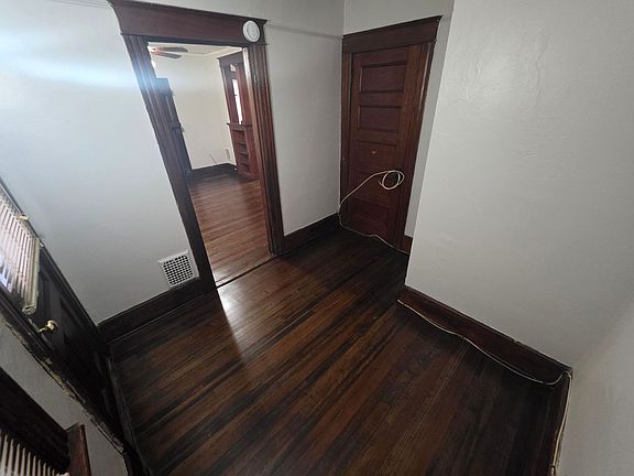 4th image of 29 Marshall St #B