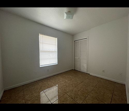 3rd image of 1607 Charles Ave