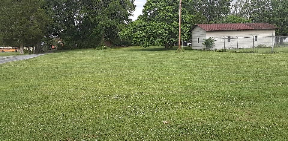 1st image of 164 Sparks Ln