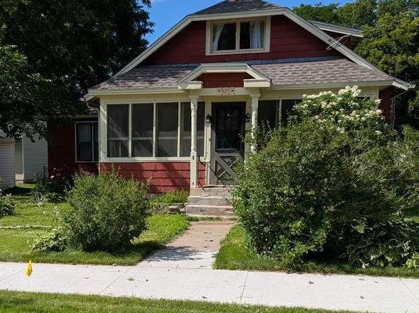 405 8th St E, Northfield, MN 55057