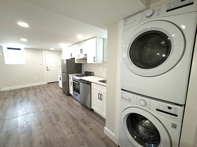 24-24 35th St #1D — Photo 22