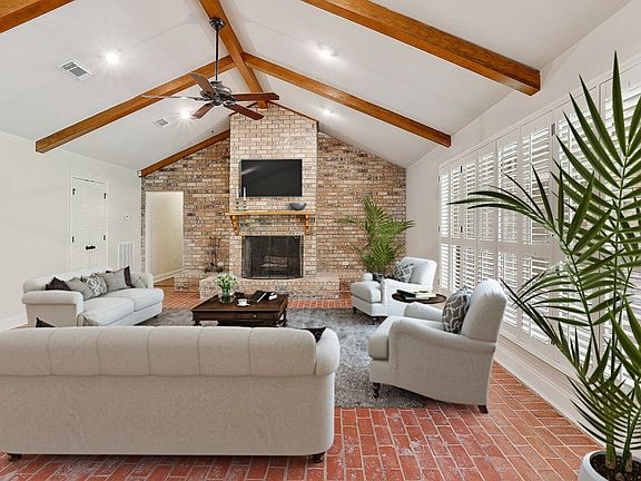 3rd image of 15643 Chanove Ave