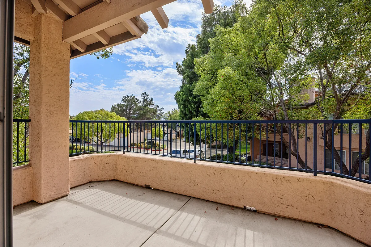2 bed, 1056 sqft, $3,100 — Photo 2