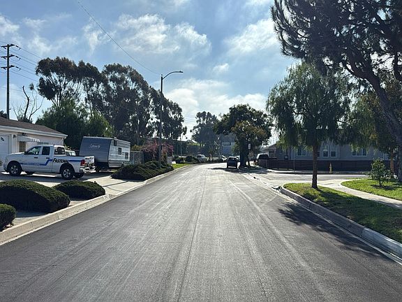 4th image of 1221 Rosewood Ave