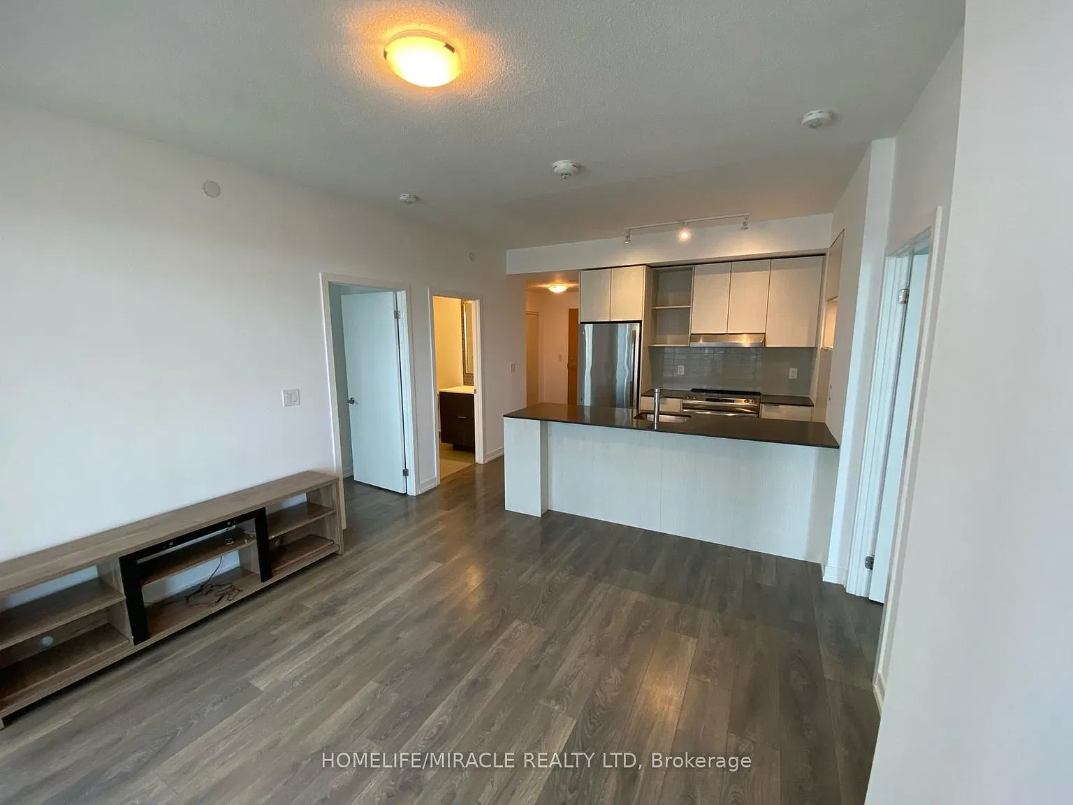 2 bed, $3,000 — Photo 2