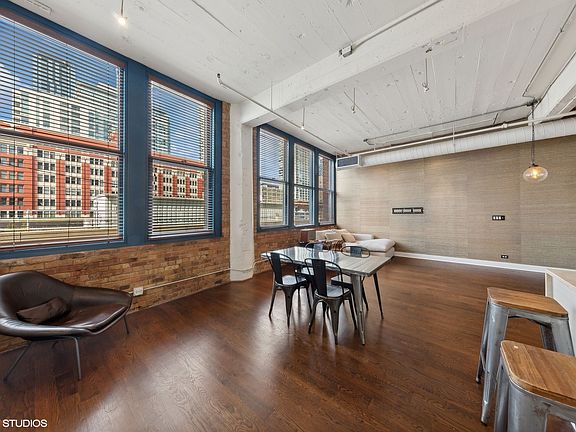 4th image of 124 W Polk St APT 205