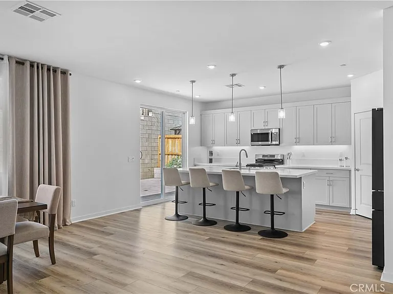 11769 Fenton Ave — Photo 8