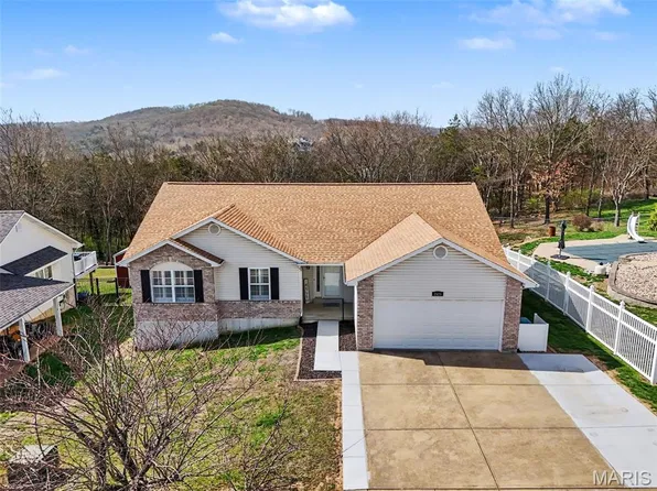 2525 Castle Pines Dr, Imperial, MO 63052