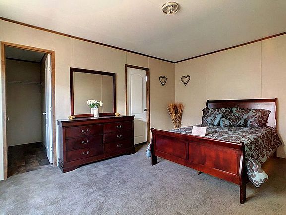 4th image of 1625 Spruce Ave Space 14