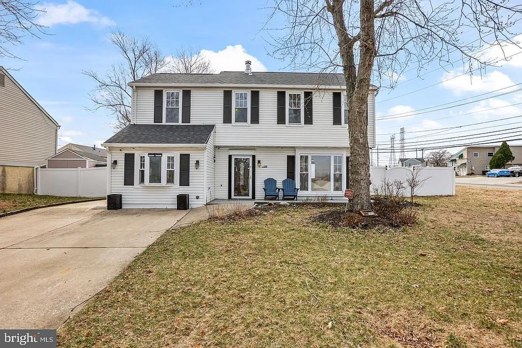 4 bed, 2.5 bath, 1872 sqft, $3,350 — Photo 2