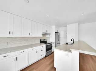 1024 W Balboa Blvd APT C, Newport Beach, CA 92661