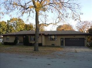 705 E 3rd St, Belvidere, IL 61008