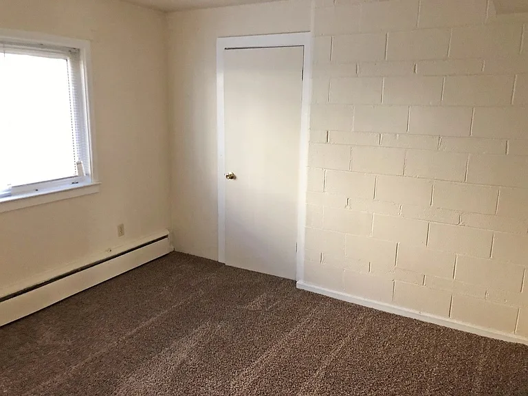 Maple Court — Photo 22