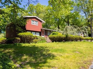 29 New St, Cresskill, NJ 07626