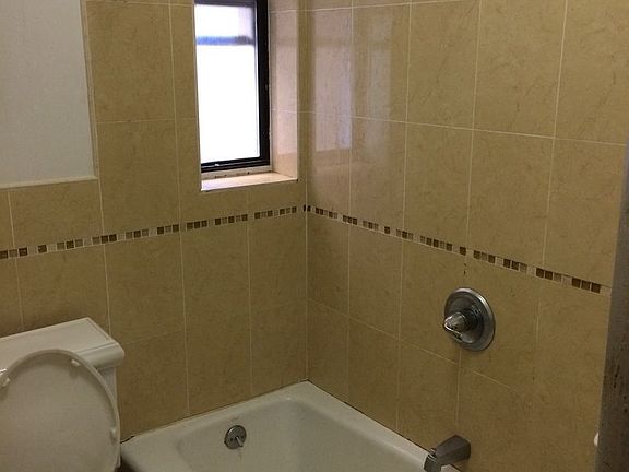 2nd image of 2571 31st St APT 11