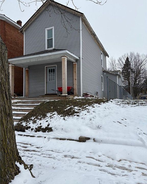 2nd image of 506 E 5th St