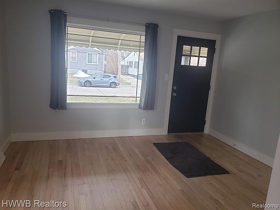 3rd image of 27088 Dartmouth St