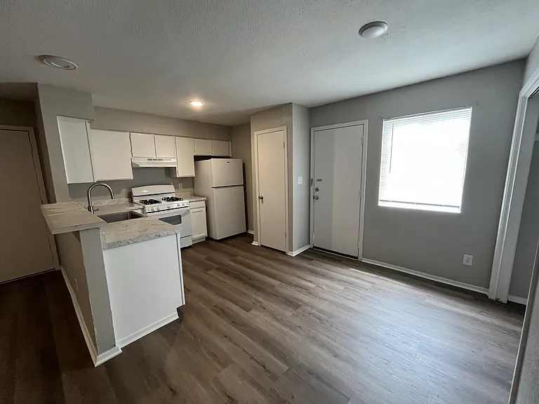 803 Bracewood Cir #A — Photo 3