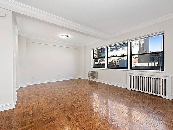 5th image of 225 E 70th St APT 4G