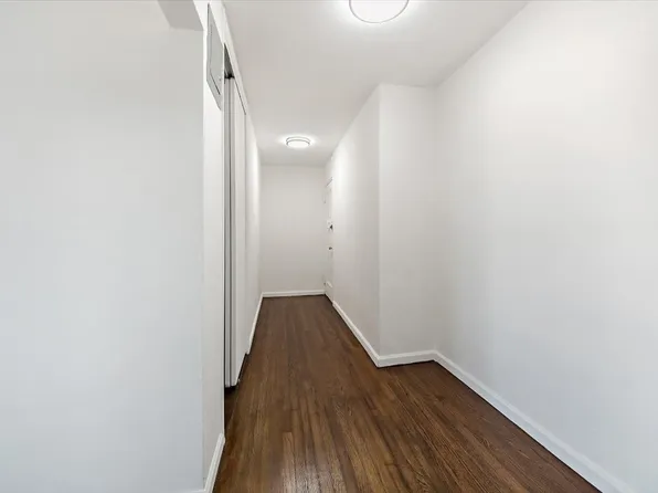 2630 Kingsbridge Terrace image 8 of 27