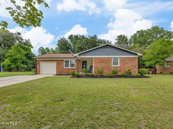4913 Richardson Drive, Wilmington, NC 28405