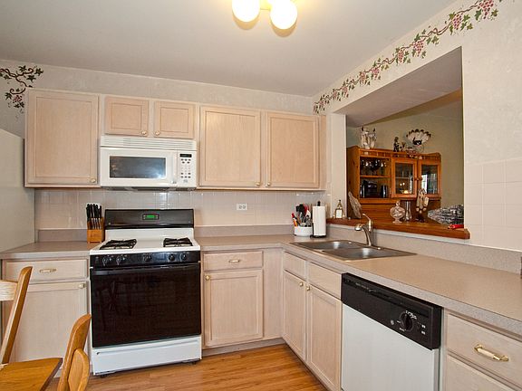 3rd image of 110 Hidden Creek Ln