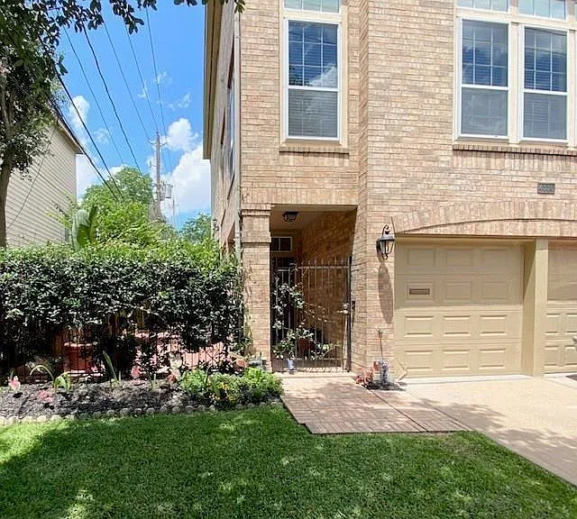 4110 Woodhead St — Photo 2