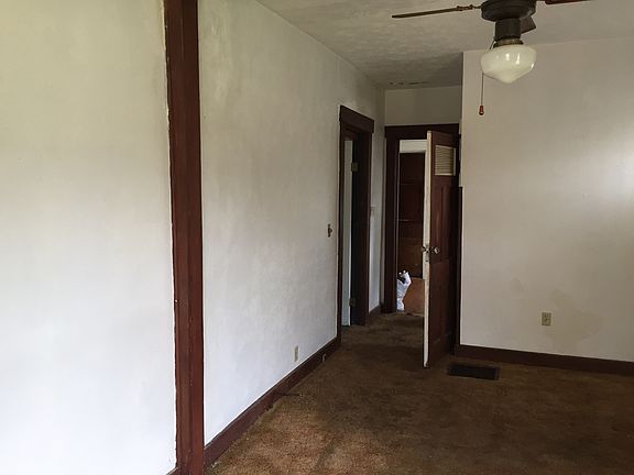 2nd image of 502 Bentley St