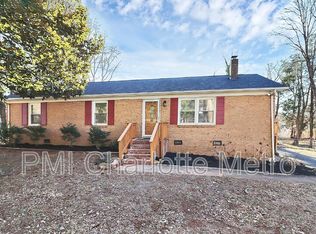 9916 Windrift Rd, Charlotte, NC 28215