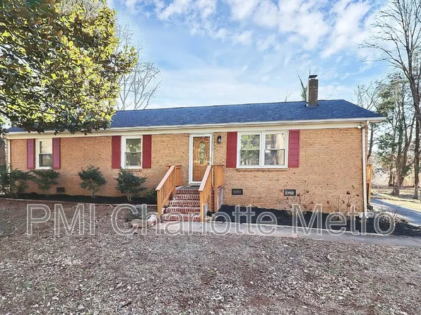 9916 Windrift Rd, Charlotte, NC 28215