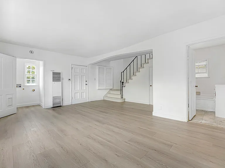 262 S Spalding Dr #1/2 — Photo 7