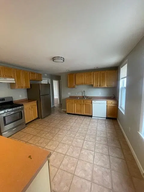 3 bed, $2,875 — Photo 3