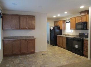 630 Courtland Ln, Muskegon, MI 49442