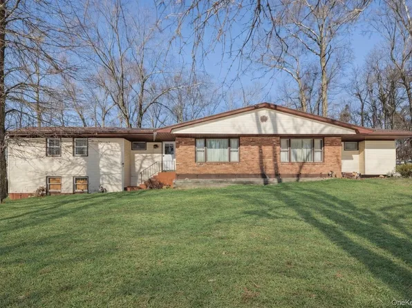 61 Rolling Ridge Road, New City, NY 10956