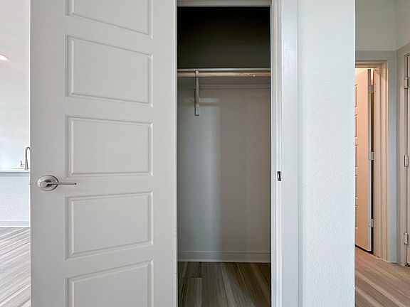 Entryway storage