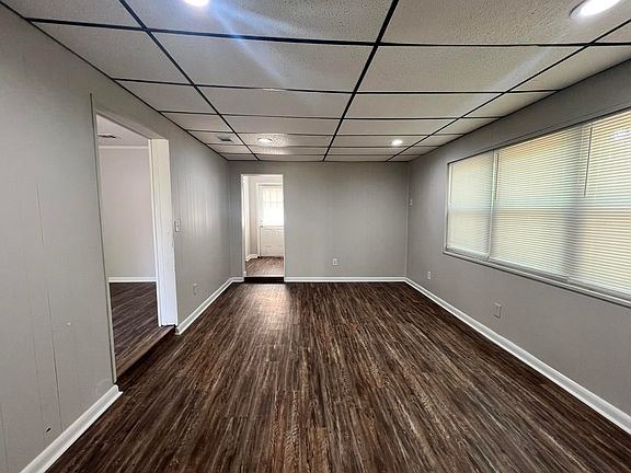 4th image of 2613 Rippee Rd