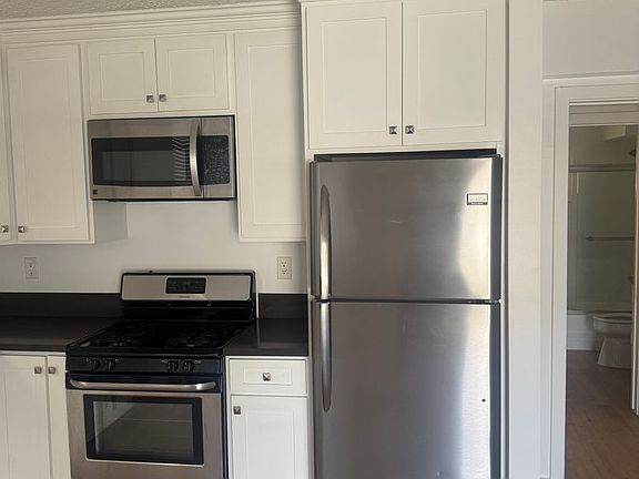 5th image of 21013 Reynolds Dr APT A