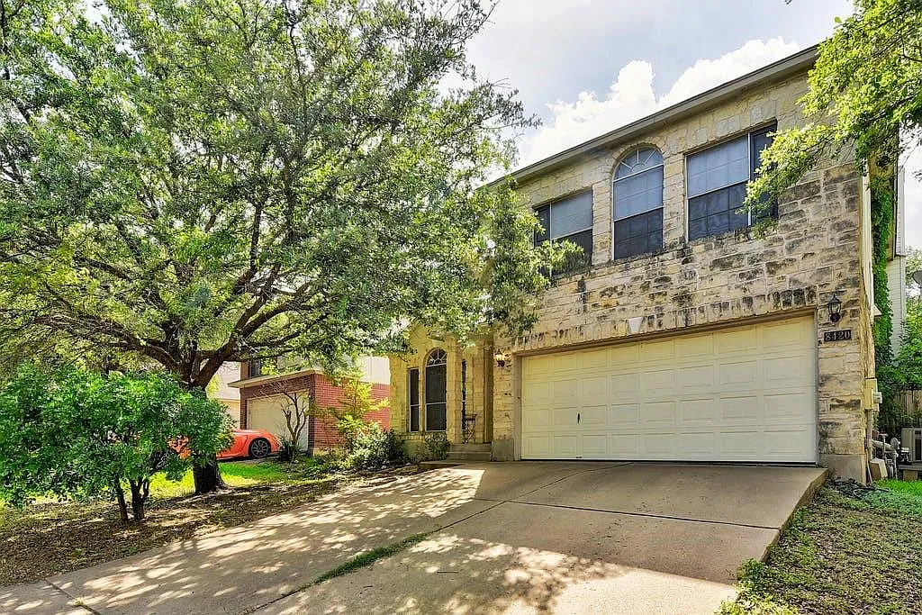 3 bed, 2.5 bath, 2038 sqft, $2,350 — Photo 1