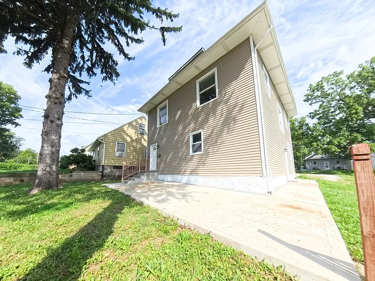 715 Kirkwood Ave — Photo 23