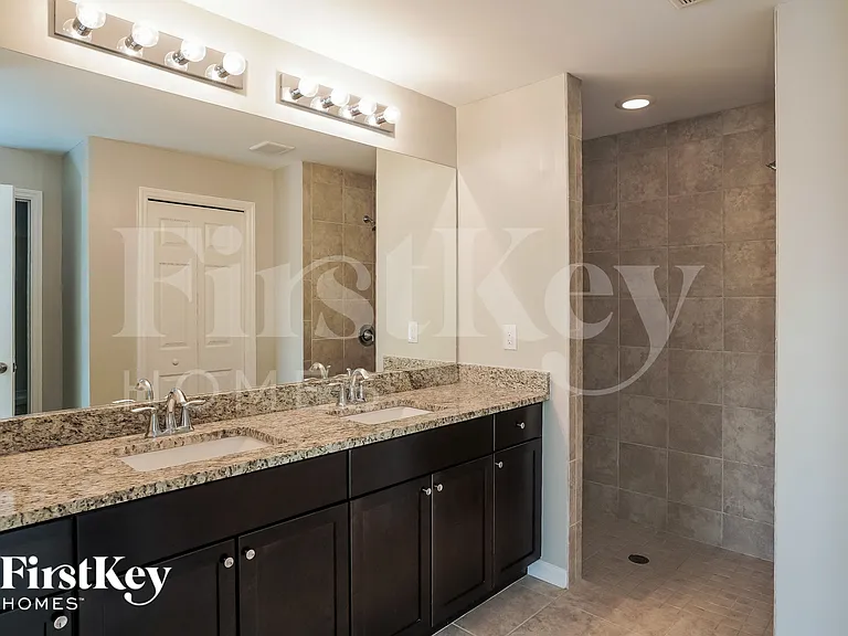2127 NW 41st Pl — Photo 9