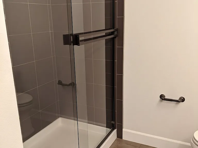Top floor Main Bath