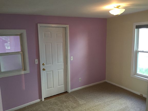 Apt B bedroom
