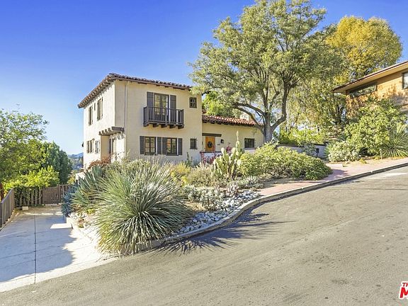 5th image of 2071 Escarpa Dr