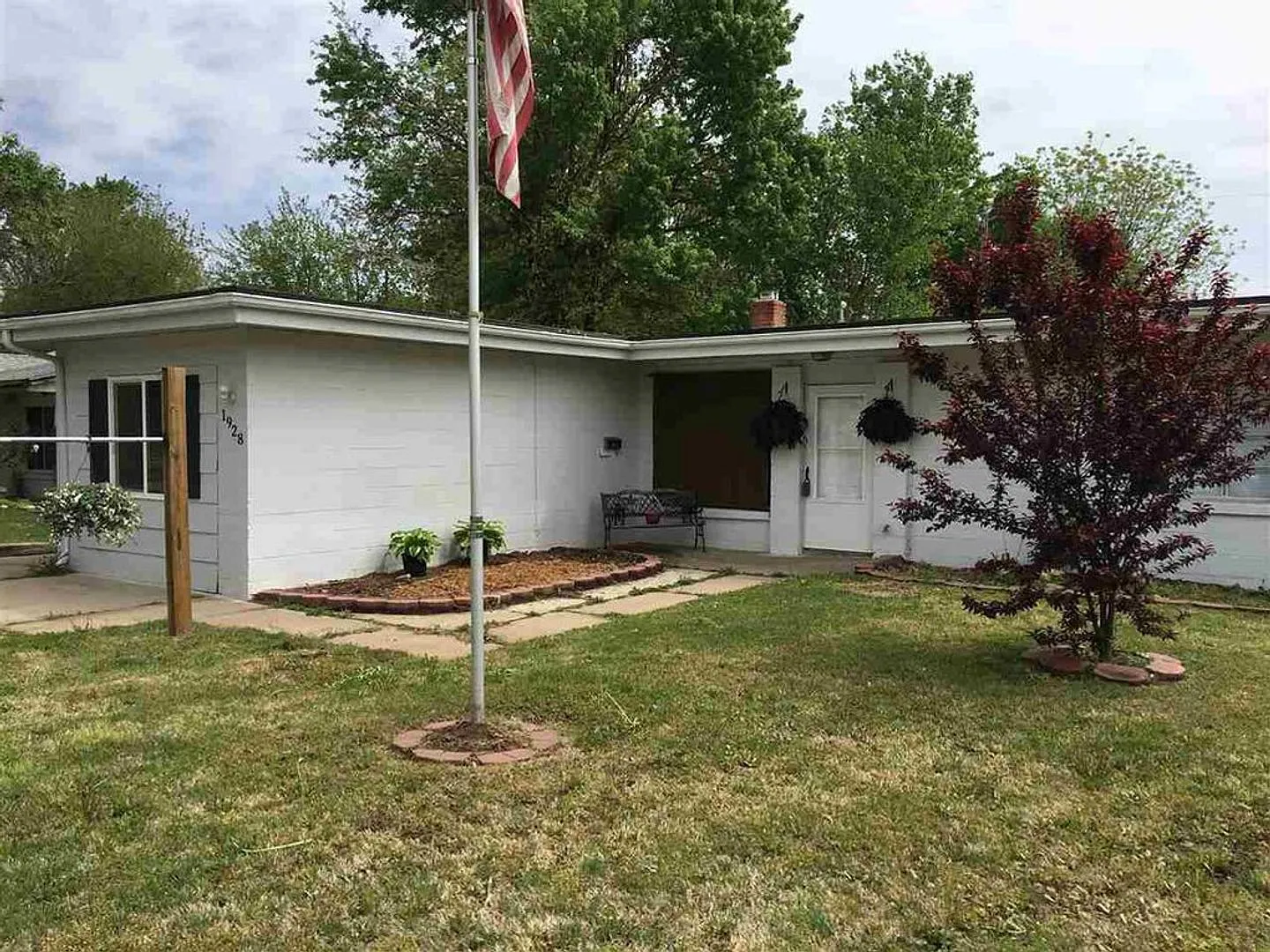 1928 S Millwood - 3 Bedrom, 1 Bathroom — Photo 1