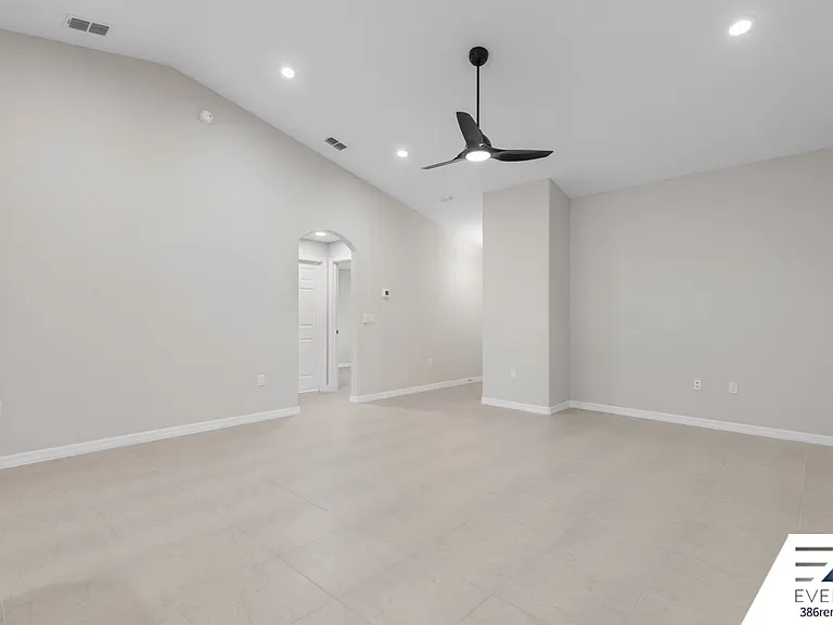 14 Llovera Pl #B — Photo 7