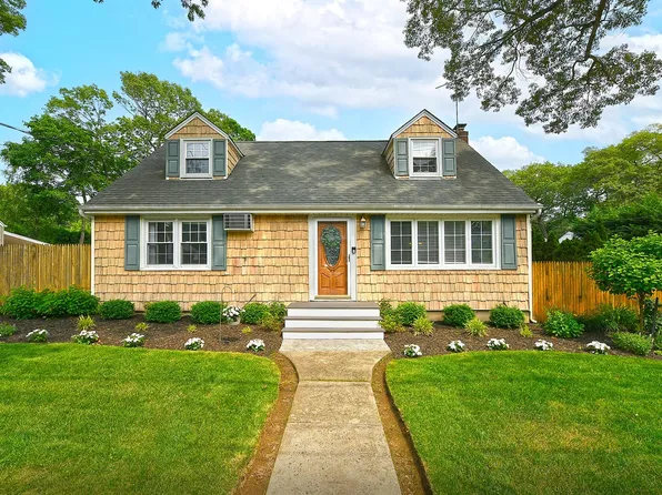 176 Melville Road, South Huntington, NY 11746