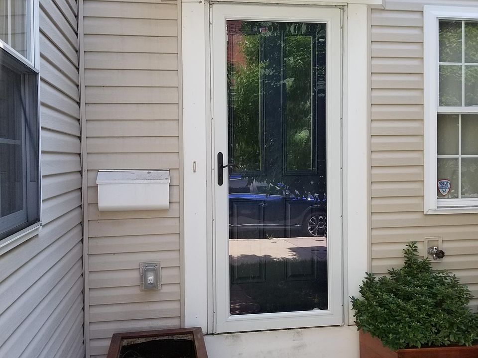 1st image of 450 Moyer St