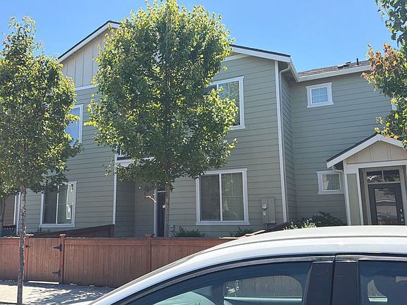 2nd image of 15209 NE 72nd Way