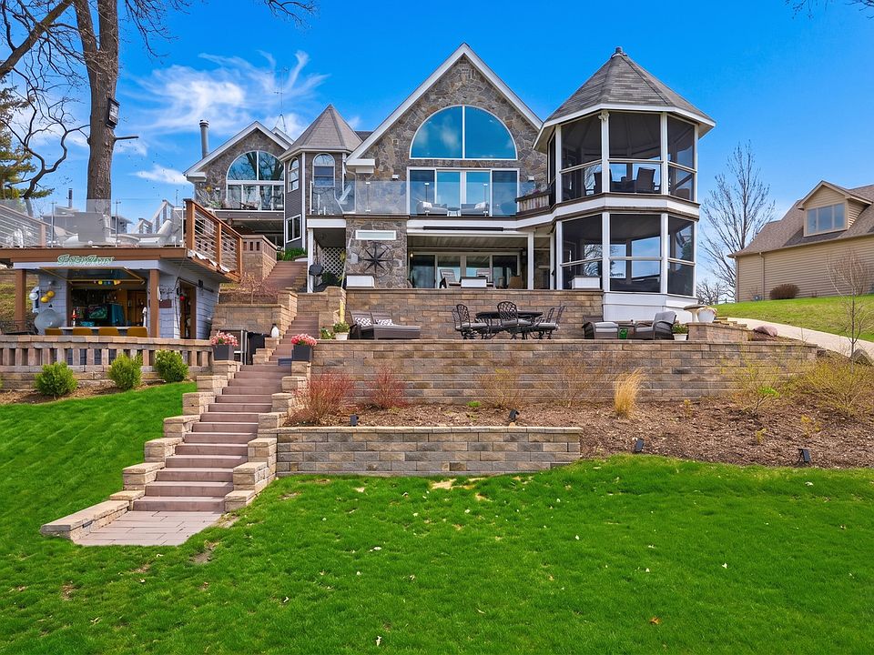 1st image of 531 Circle Dr